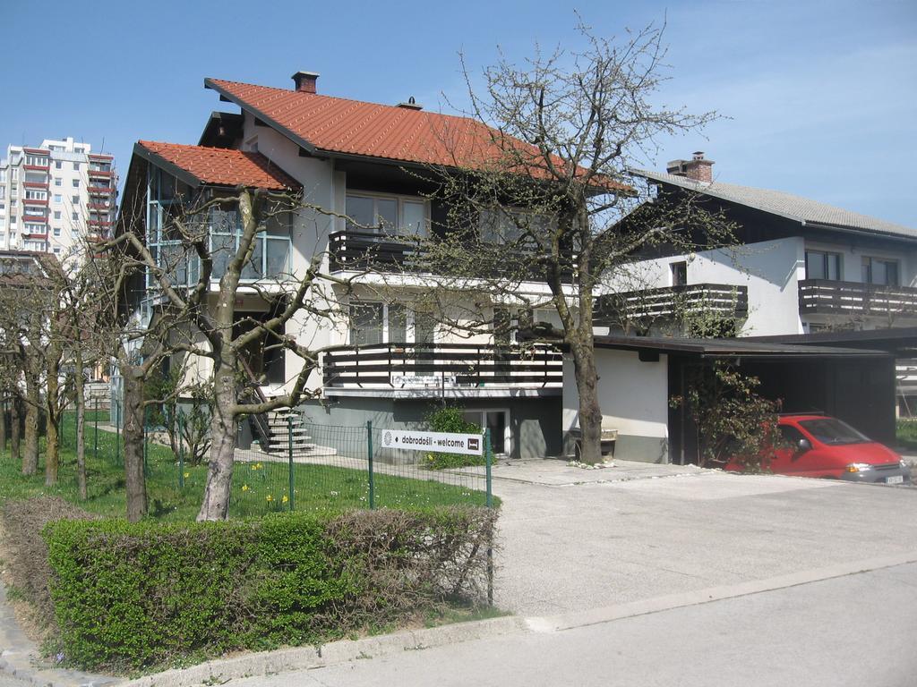 Rooms And Apartment Na Poljani Škofja Loka Extérieur photo